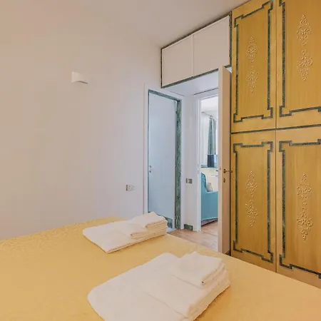 Apartment Elegant Inside The Forum